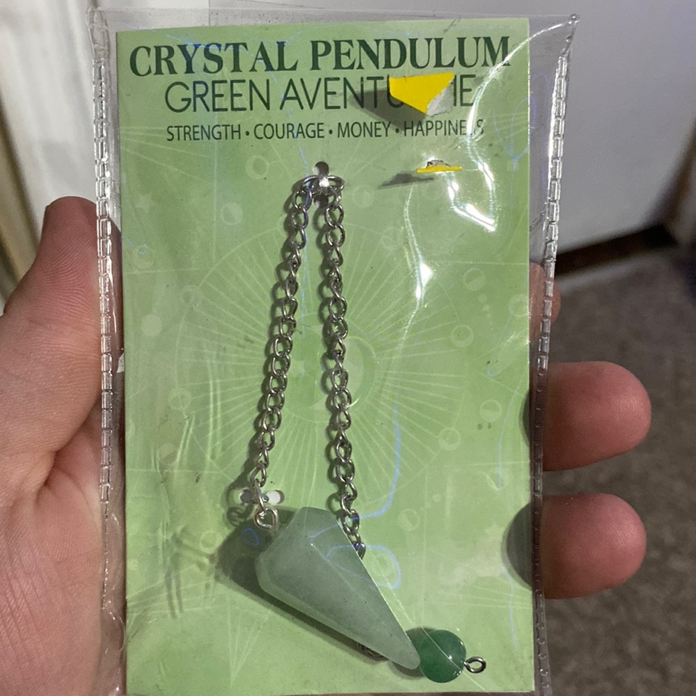Green adventuring necklace